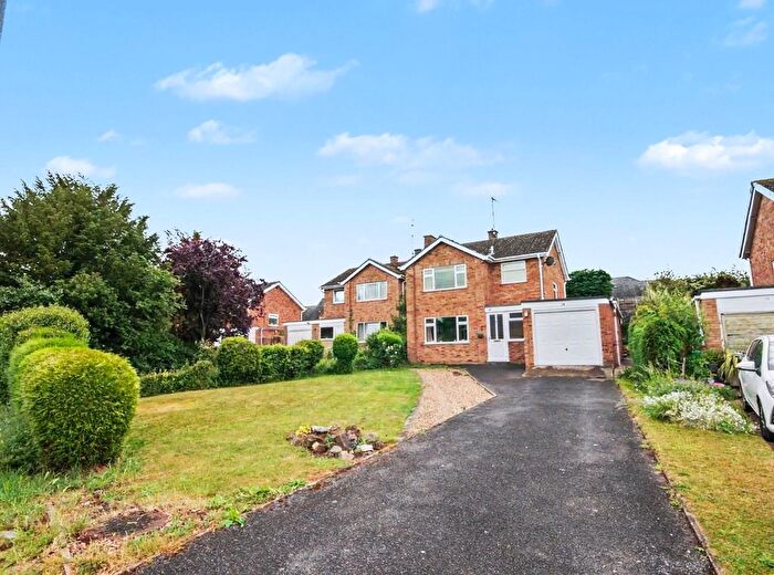 3 Bedroom Detached House For Sale In Churchill Road, Earls Barton, Northampton, NN6