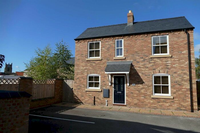 2 Bedroom Detached House To Rent In Hathaway Place, Pocklington, York, YO42