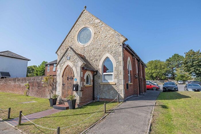 2 Bedroom Detached House For Sale In Kennington Road, Ashford, TN24