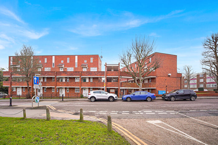 1 Bedroom Flat For Sale In Churchfields, E18