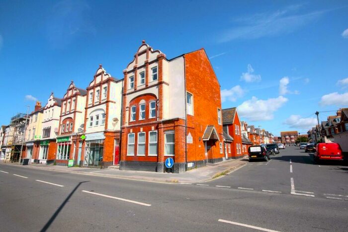 2 Bedroom Flat To Rent In Abbotsbury Road, Weymouth, DT4