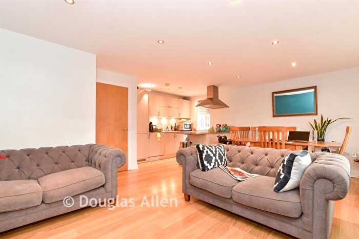 2 Bedroom Flat For Sale In Station Road, Epping, Essex, CM16