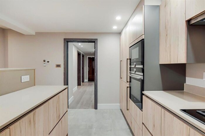 2 Bedroom Apartment To Rent In Fitzjohns Avenue, Hampstead, London, NW3