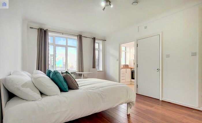 Studio To Rent In Warren Court, Euston Road, Fitzrovia, London, NW1