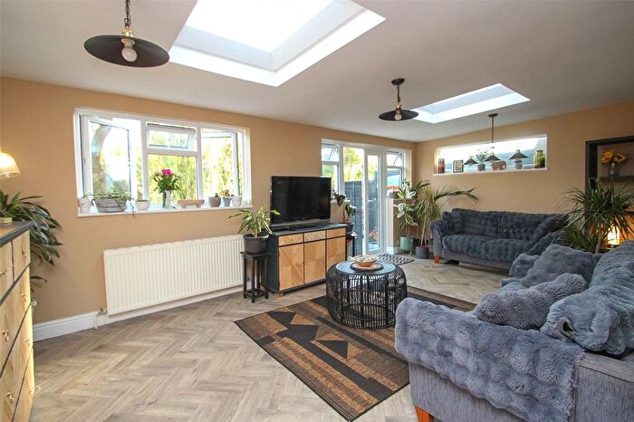3 Bedroom Terraced House For Sale In Beaulieu Road, Hamble, Southampton, Hampshire, SO31