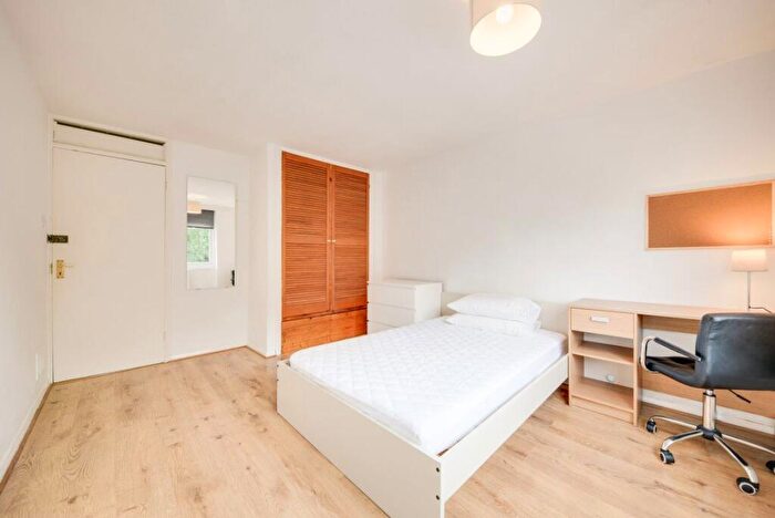 3 Bedroom Flat To Rent In Longmeadow Way, Canterbury, CT2