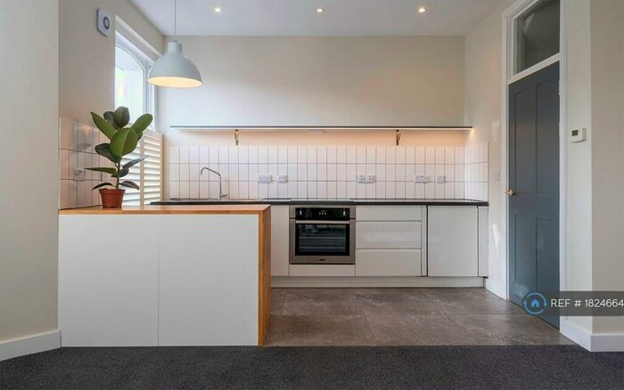 2 Bedroom Penthouse To Rent In Stoke, Plymouth, PL1