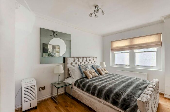 2 Bedroom Flat To Rent In Kensington Court, High Street Kensington, London, W8