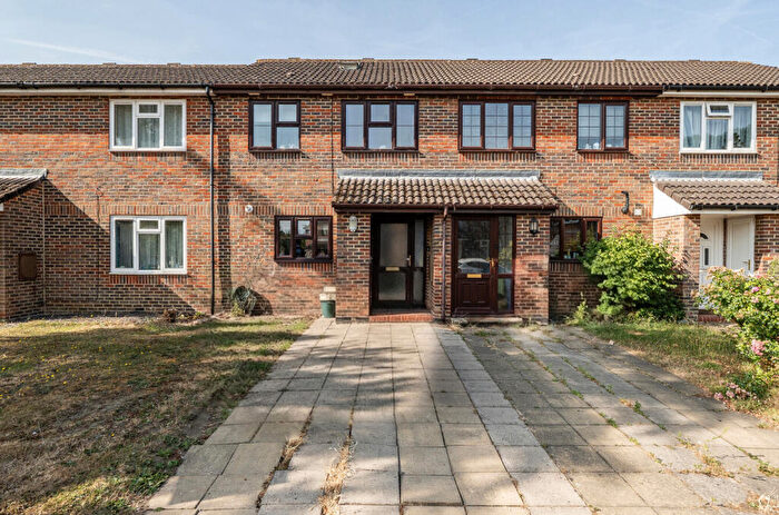 3 Bedroom Terraced House For Sale In Batcombe Mead, Bracknell, Berkshire, RG12