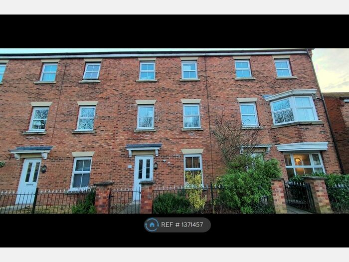 4 Bedroom Terraced House To Rent In Herons Court, Durham, DH1