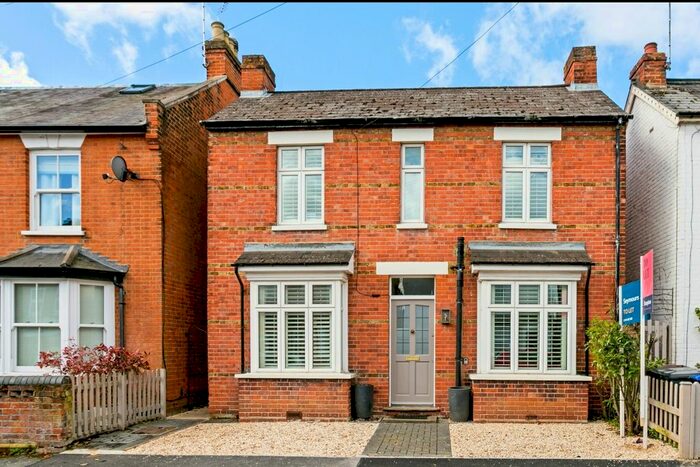 3 Bedroom Detached House To Rent In Queens Road, Egham, TW20