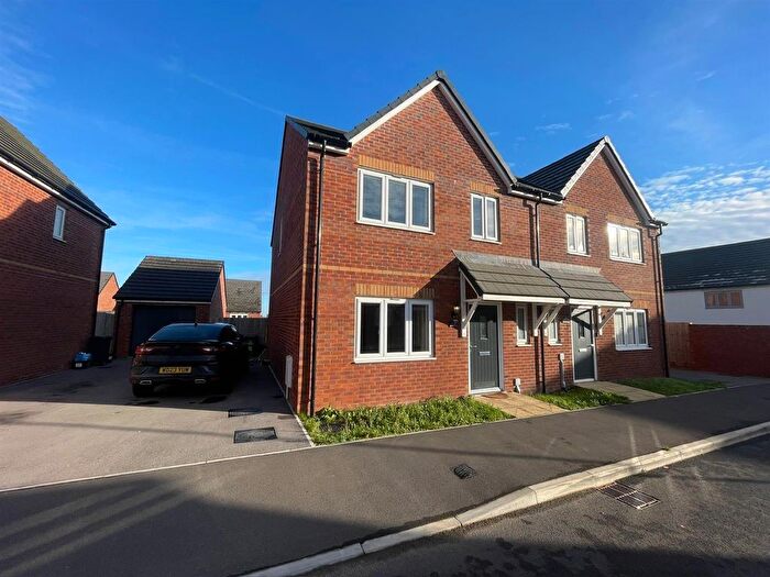 3 Bedroom Semi-Detached House For Sale In Birch Grove, Chard-, TA20