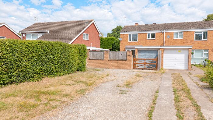 3 Bedroom Semi Detached House For Sale In Charter Avenue, Coventry, CV4