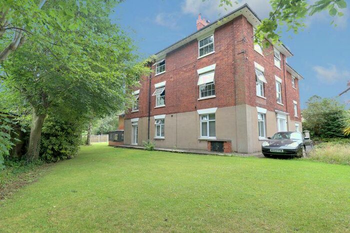 3 Bedroom Flat To Rent In Rowley Bank, Stafford, ST17
