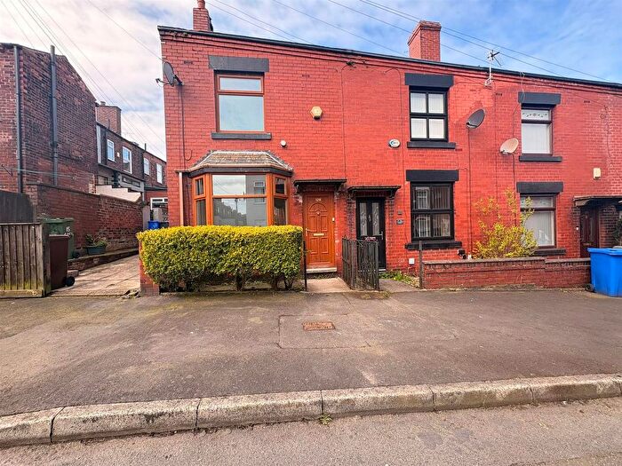 4 Bedroom Property For Sale In Lindsay Street, Stalybridge, SK15