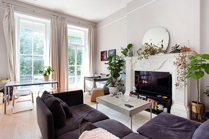 2 Bedroom Flat To Rent In Nevern Square, Earl's Court, SW5