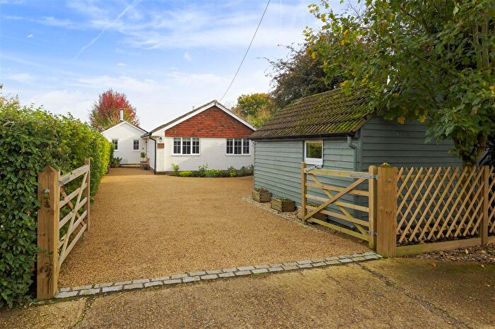 3 Bedroom Detached House For Sale In Scoops Nest, Kake Street, Waltham, CT4