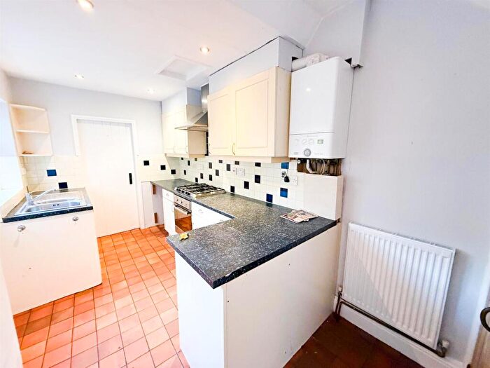 3 Bedroom Terraced House For Sale In Skipton Road, Silsden, BD20