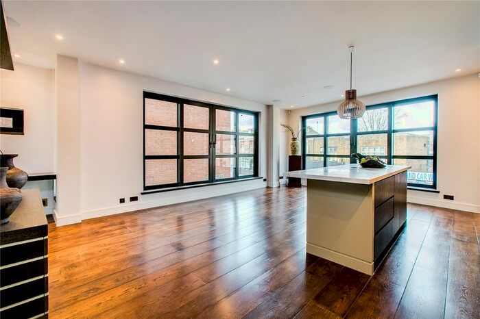 2 Bedroom Flat To Rent In Mediterranean House, Wandsworth High Street, SW18