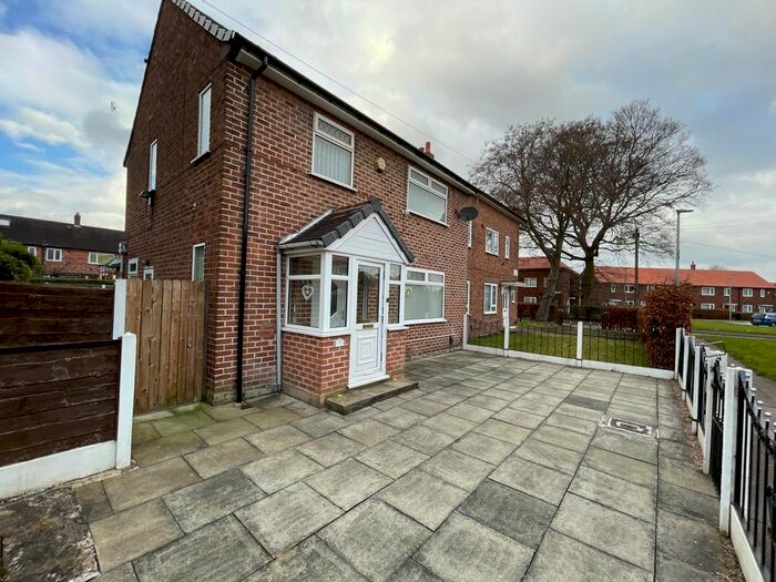 3 Bedroom End Of Terrace House To Rent In Hollins Walk, Manchester, M22