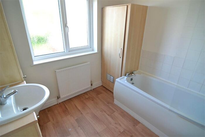 2 Bedroom Semi-Detached House For Sale In Glenwood Close, Little Sutton, Cheshire, CH66