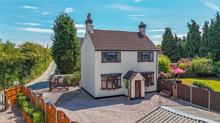 4 Bedroom Detached House For Sale In Moor Lane, Amington, Tamworth, Staffordshire, B77