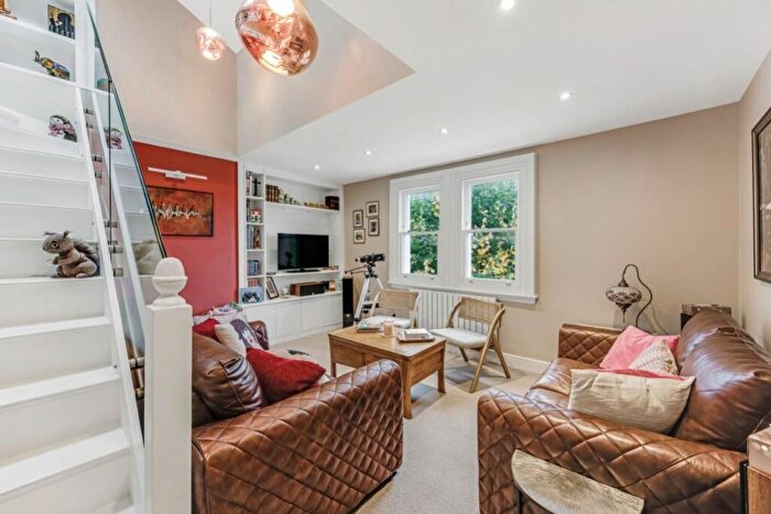 3 Bedroom Apartment To Rent In Priory Road, South Hampstead, NW6