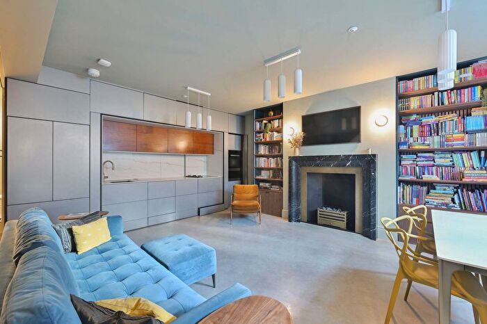 2 Bedroom Flat To Rent In Emperors Gate, South Kensington, London, SW7