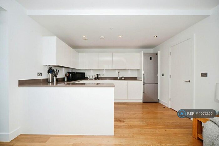 3 Bedroom Maisonette To Rent In Hancock House, London, SE18