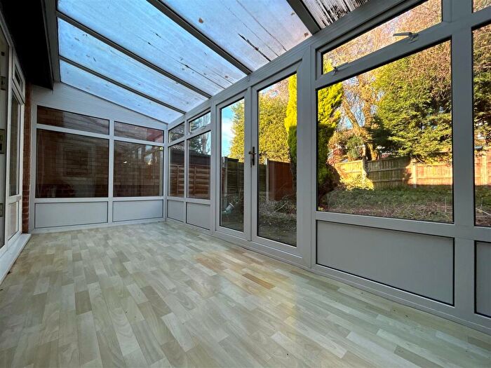 2 Bedroom Bungalow For Sale In Johnsons Grove, Oldbury, B68