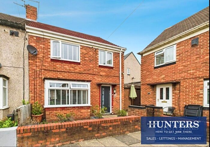 3 Bedroom Semi-Detached House For Sale In Cotswold Road, Hylton Castle, Sunderland, SR5