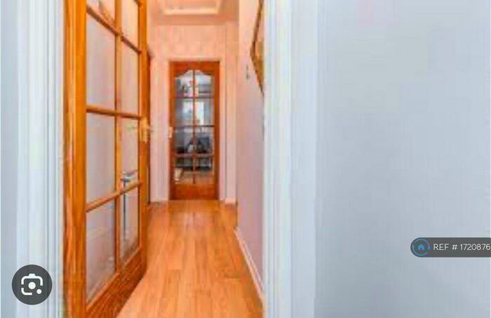 2 Bedroom Flat To Rent In Upper Malone Park, Belfast, BT9
