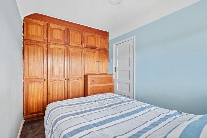 3 Bedroom End Of Terrace House For Sale In Buckhurst Avenue, Carshalton, SM5