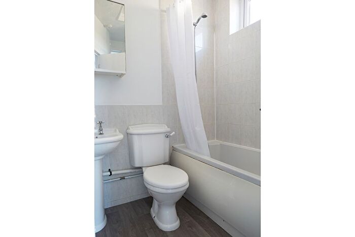 1 Bedroom Flat To Rent In Fonthill Road, Hove, BN3