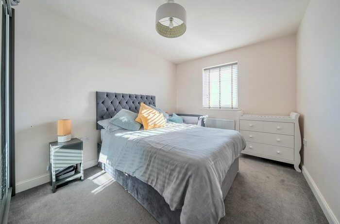 1 Bedroom Flat For Sale In Lark Lane, Harlow, CM17