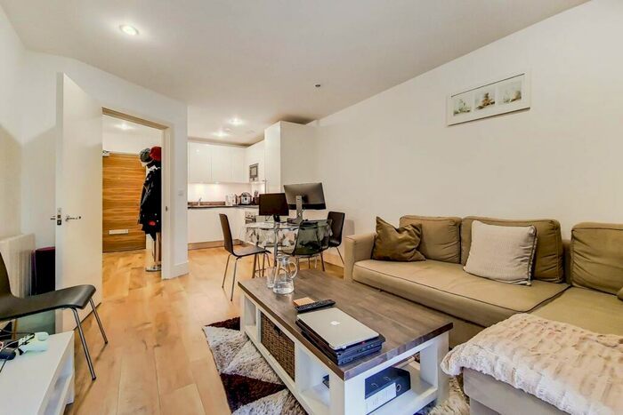 1 Bedroom Flat To Rent In Warehouse Court, Woolwich Riverside, London, SE18