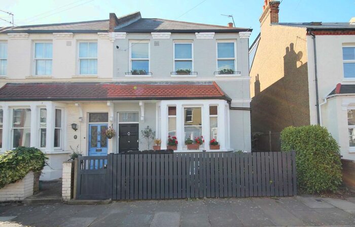 2 Bedroom Flat To Rent In Castle Road, Isleworth, TW7