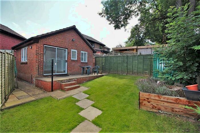 1 Bedroom Detached Bungalow To Rent In Simons Close, Tilehurst, RG31