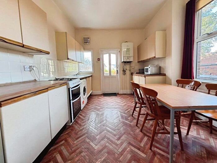 5 Bedroom House To Rent In Longford Place, Manchester, Greater Manchester, M14