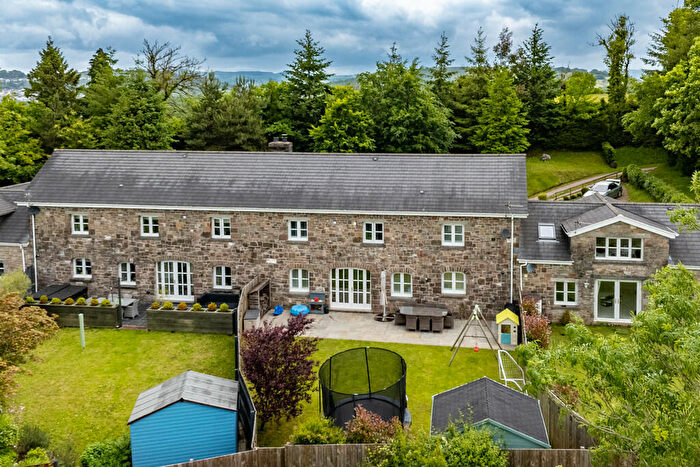 4 Bedroom Barn Conversion For Sale In Croffta Lane, Groesfaen, Pontyclun, CF72