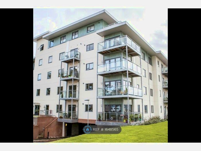2 Bedroom Flat To Rent In Adlington House, Brentwood, CM14