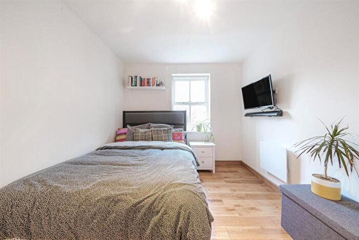 2 Bedroom Flat For Sale In Chamberlayne Avenue, Wembley, HA9
