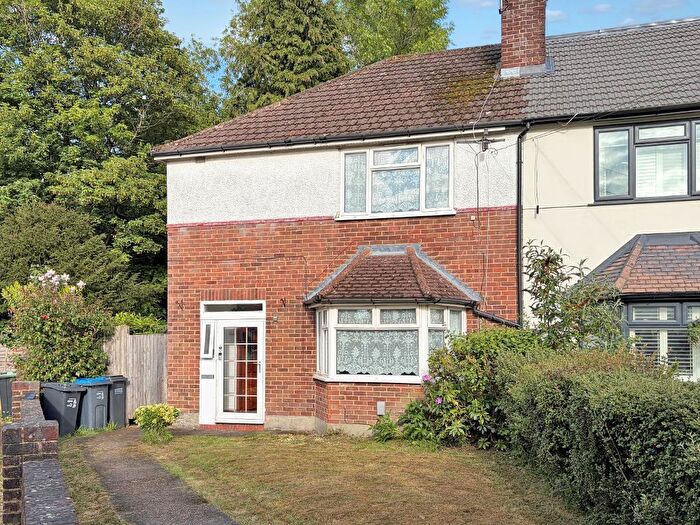 3 Bedroom Semi-Detached House For Sale In Harewood Gardens, South Croydon, CR2