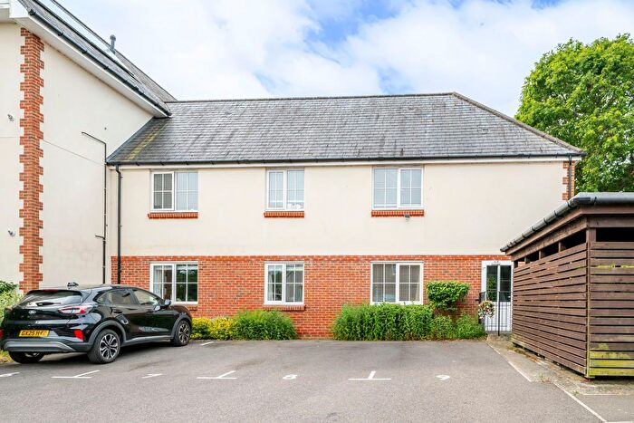 2 Bedroom Flat For Sale In The Spinney, Uckfield, TN22