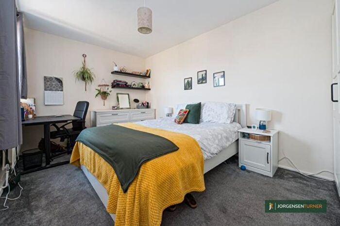 4 Bedroom Flat To Rent In Rathbone House, Brondesbury Road, NW6