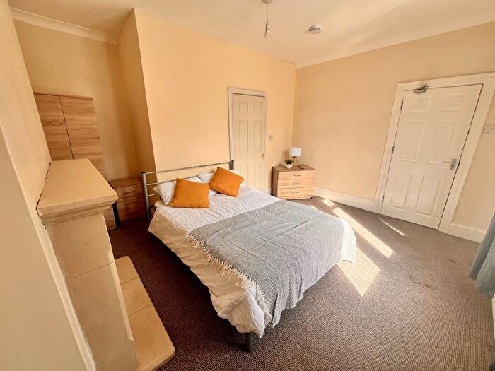 5 Bedroom House To Rent In Park Road, Mexborough, S64