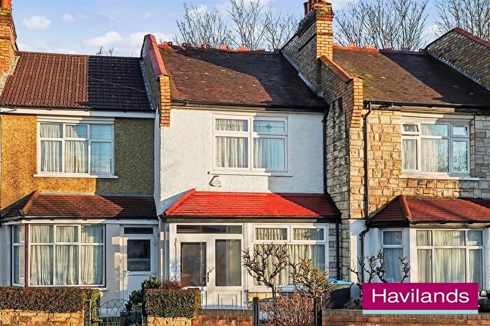 2 Bedroom Terraced House For Sale In Barrowell Green, London, N21