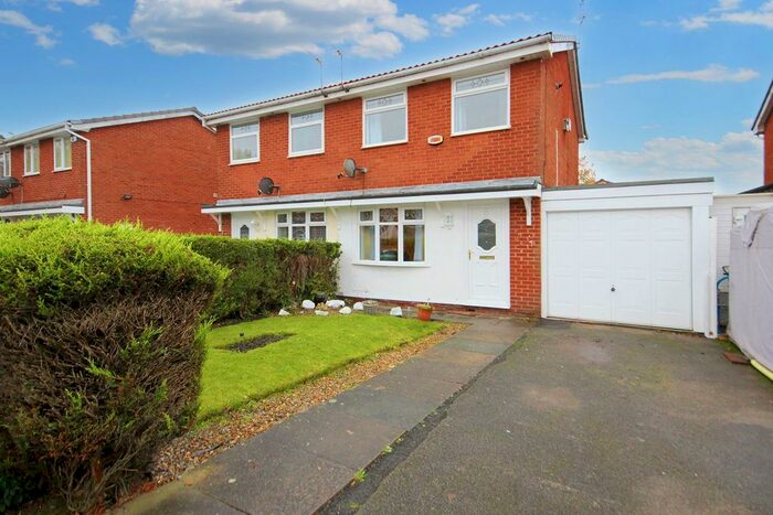 2 Bedroom Semi-Detached House To Rent In Baclaw Close, Wigan, WN1