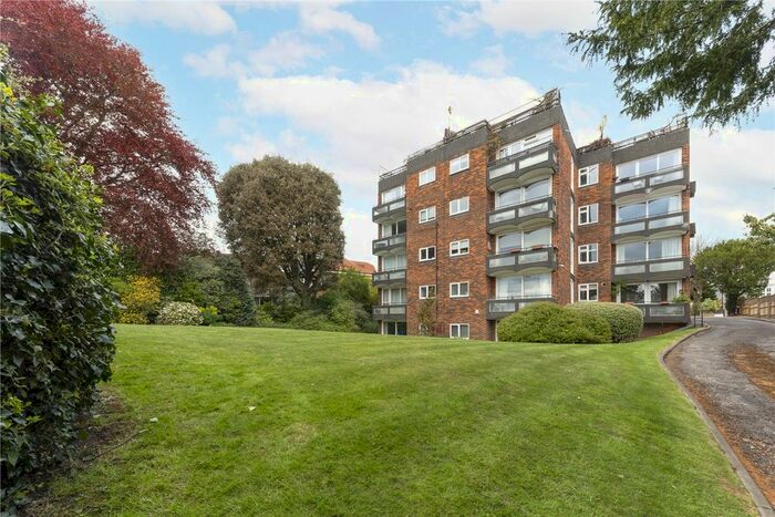 2 Bedroom Flat To Rent In Grosvenor Hill, Wimbledon, SW19