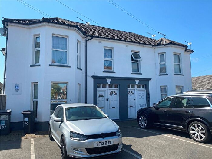 2 Bedroom Apartment For Sale In Malmesbury Park Road, Charminster, Bournemouth, Dorset, BH8